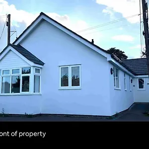  Apartment White 3 Bed With En-suite And Parking